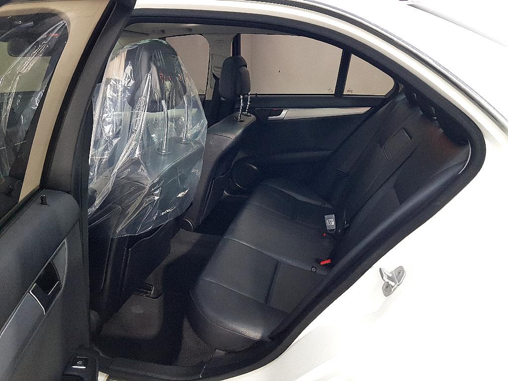 Mercedes Benz C Class - Vista 9