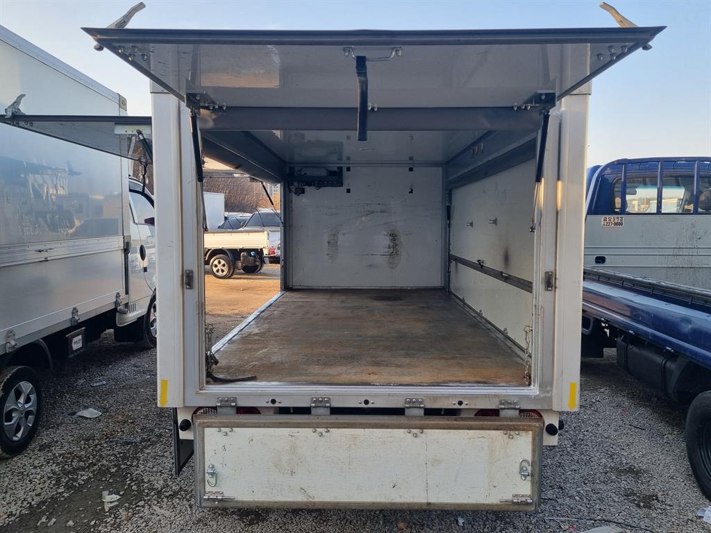 Small Truck Normal Box(Low Deck) - Vista 4