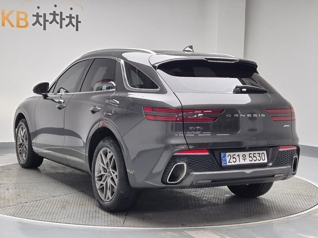 Genesis GV70 - Vista 4