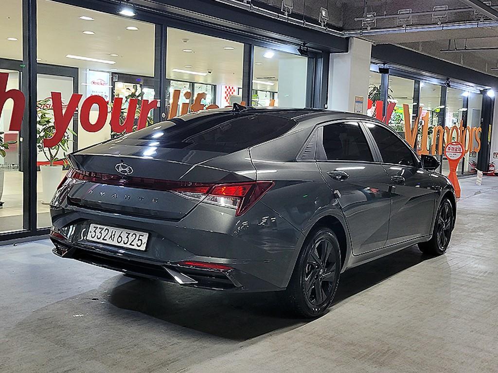 HYUNDAI Avante - Vista 4