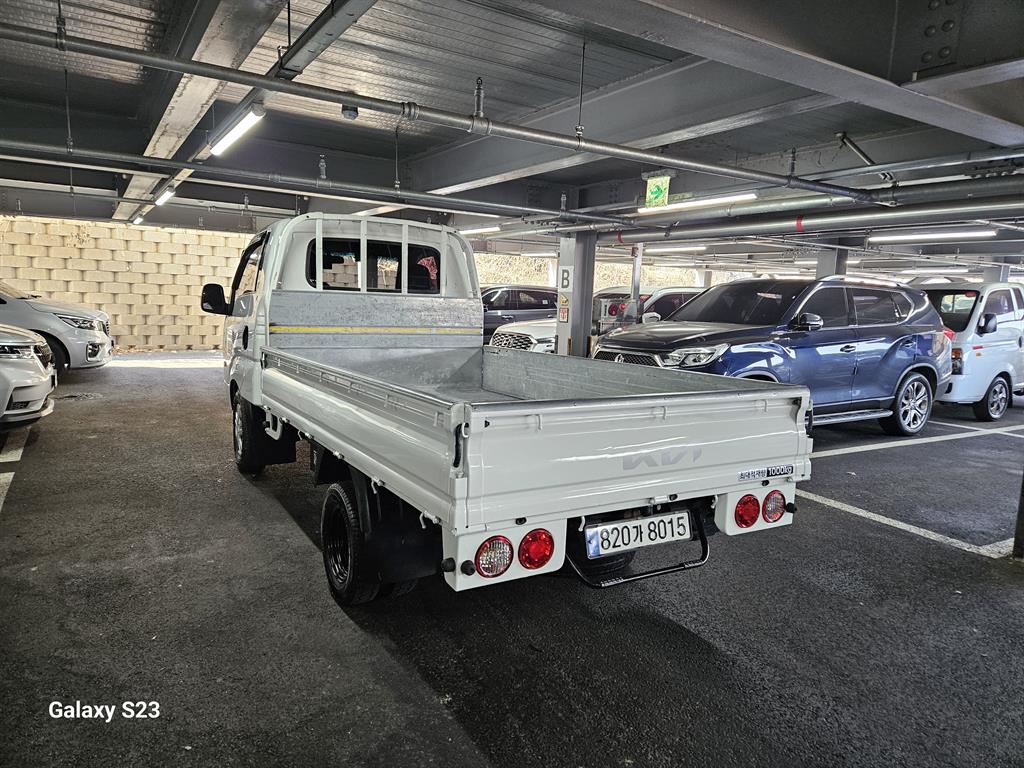 Small Truck Cargo (small) - Vista 4