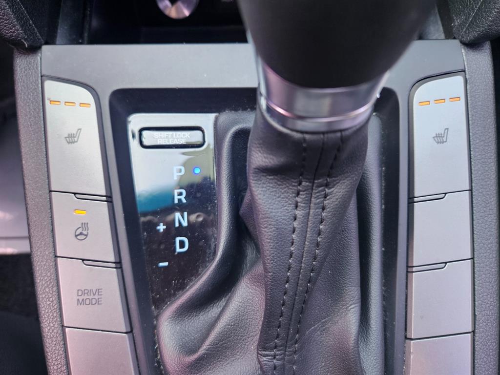 HYUNDAI Avante - Vista 10