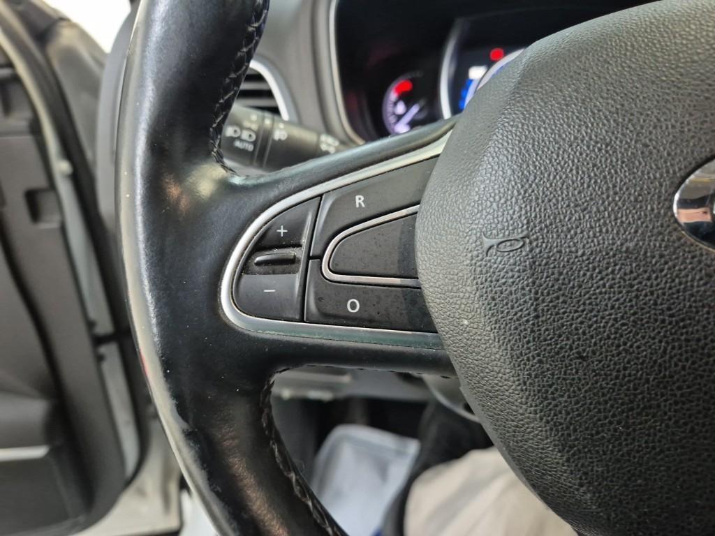 SAMSUNG QM6 - Vista 8