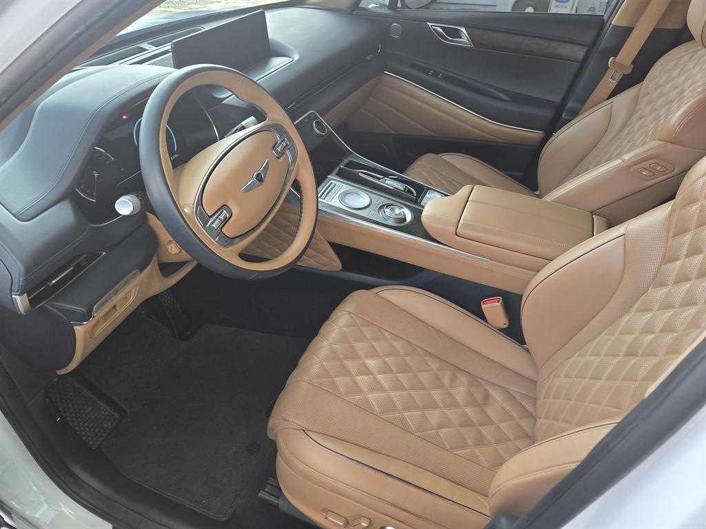 Genesis GV80 - Vista 8