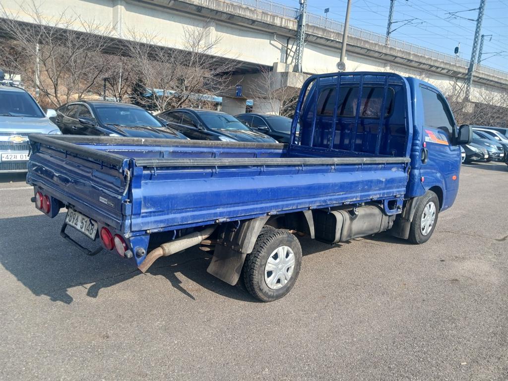 Small Truck Cargo (small) - Vista 2