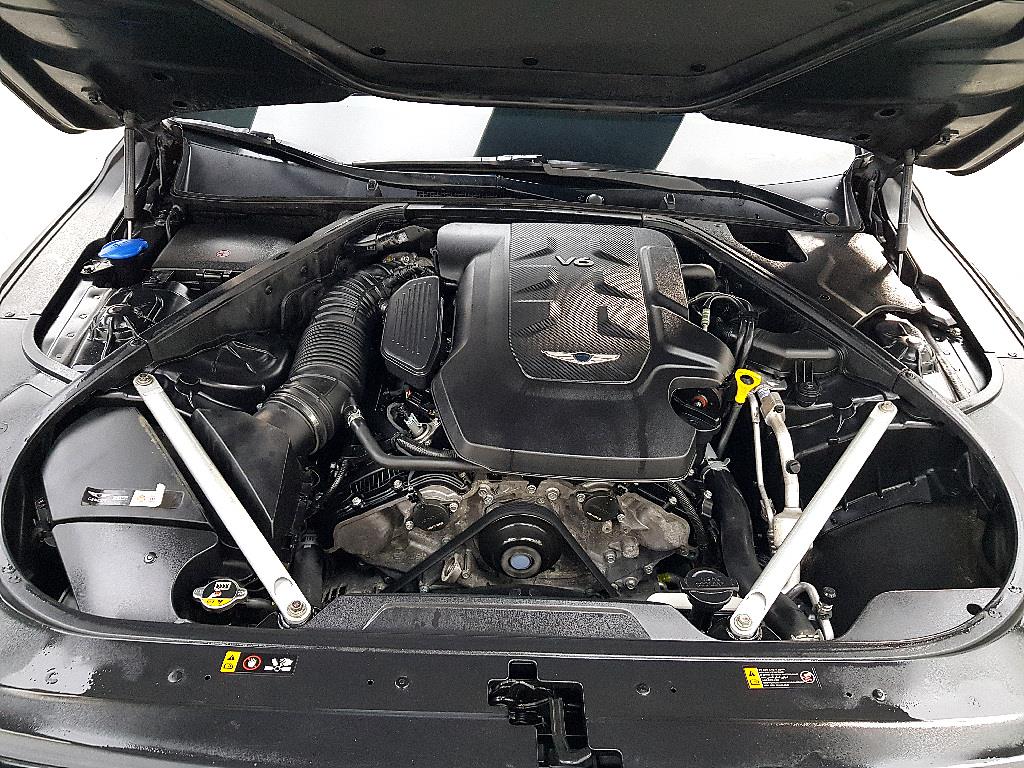 Genesis G90 - Vista 6