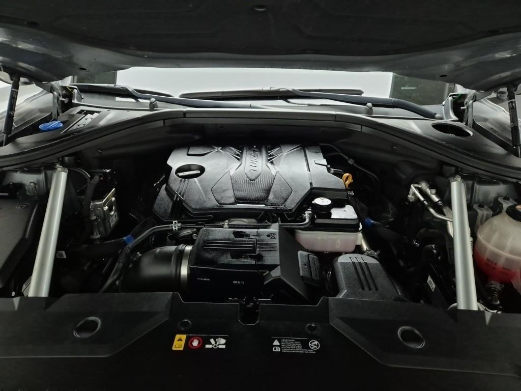 Genesis GV70 - Vista 6