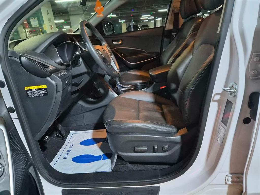 HYUNDAI Santa Fe - Vista 6