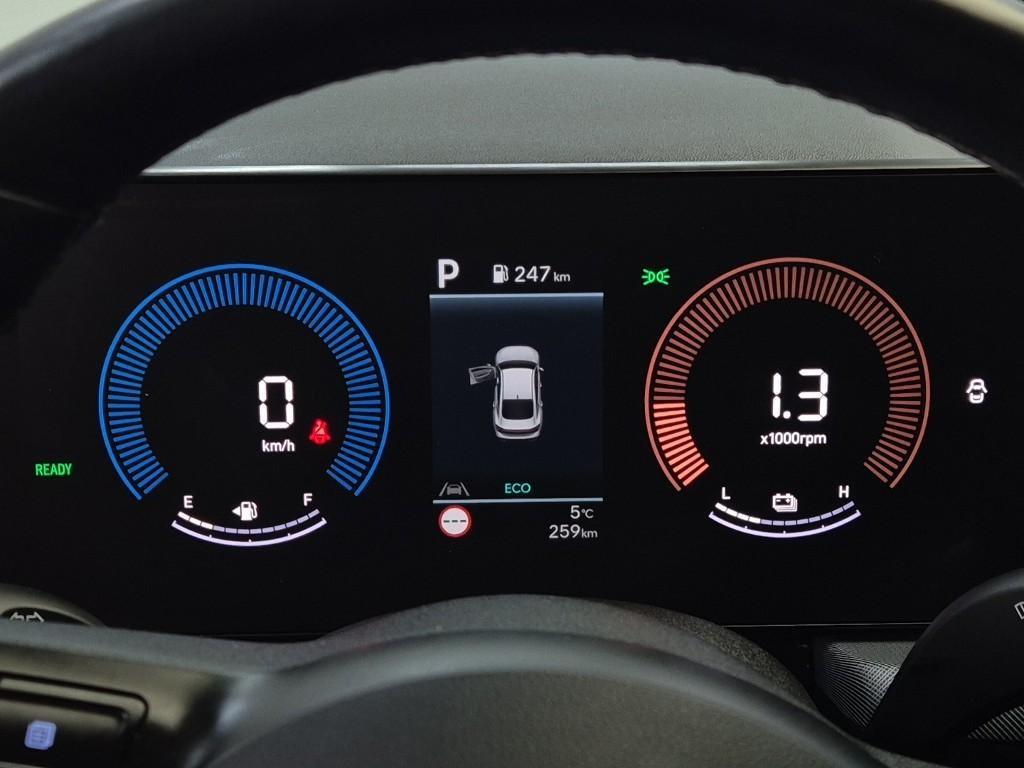 HYUNDAI Sonata - Vista 6