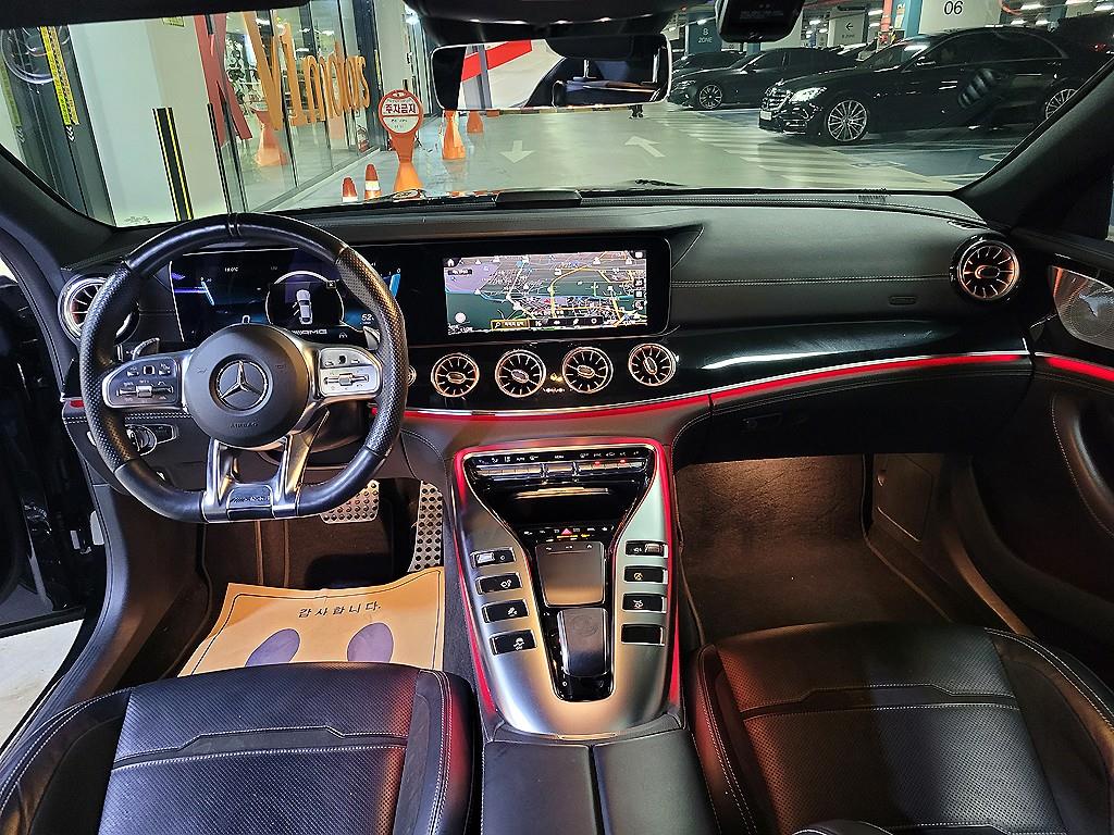 Mercedes Benz AMG GT - Vista 6