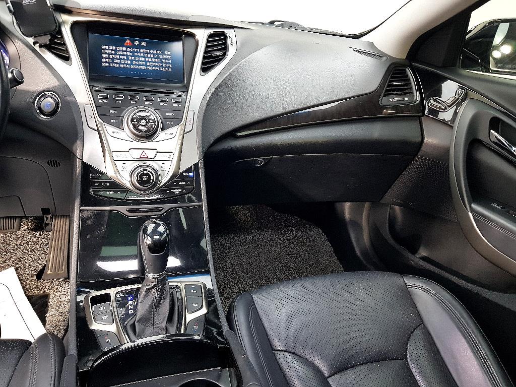 HYUNDAI Grandeur - Vista 10