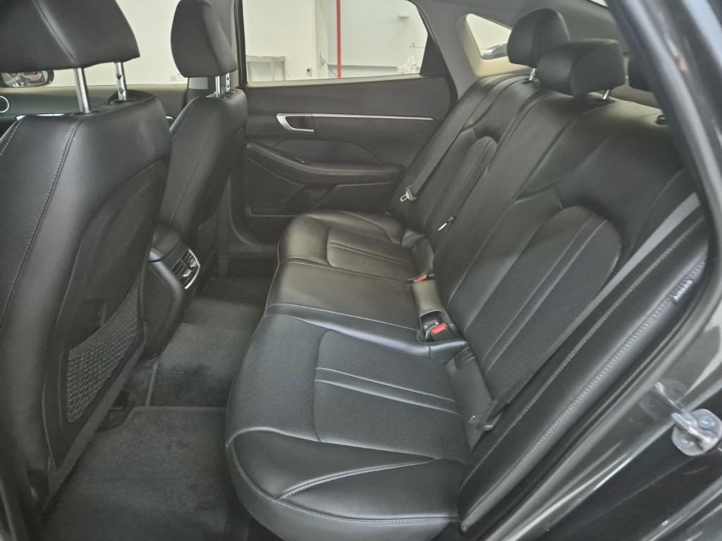 HYUNDAI Sonata - Vista 12