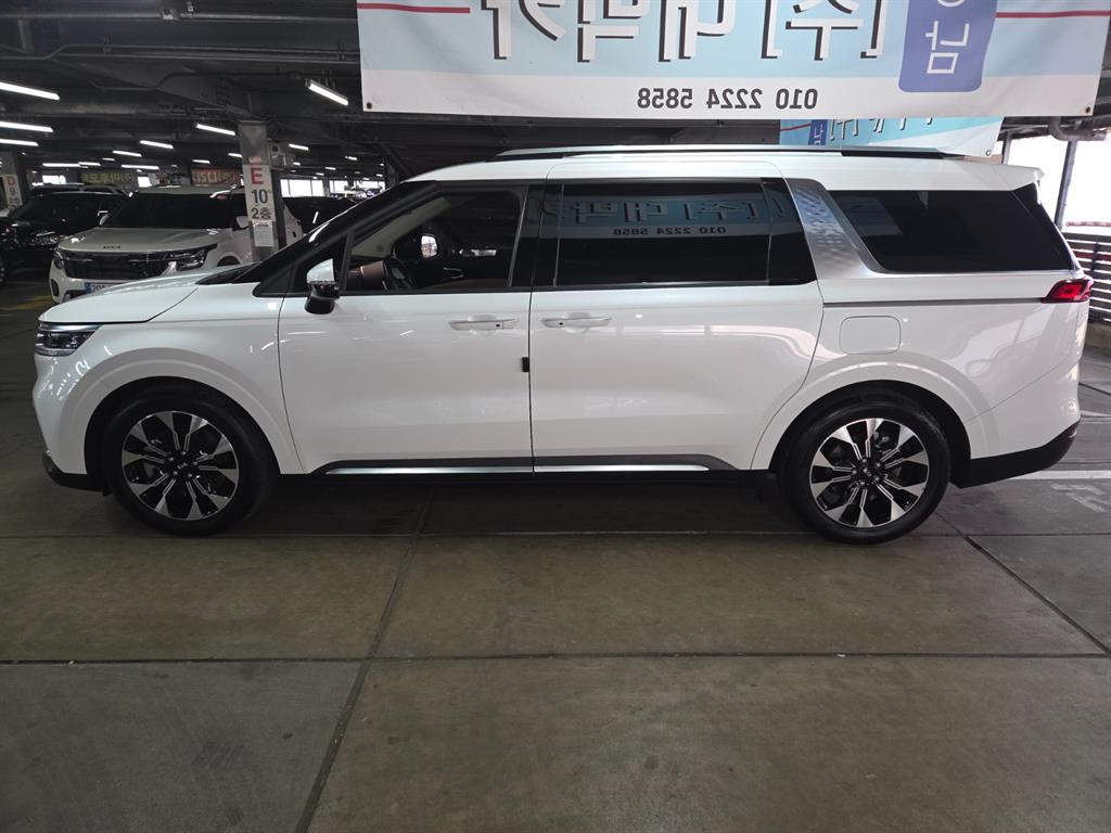 KIA Carnival - Vista 4