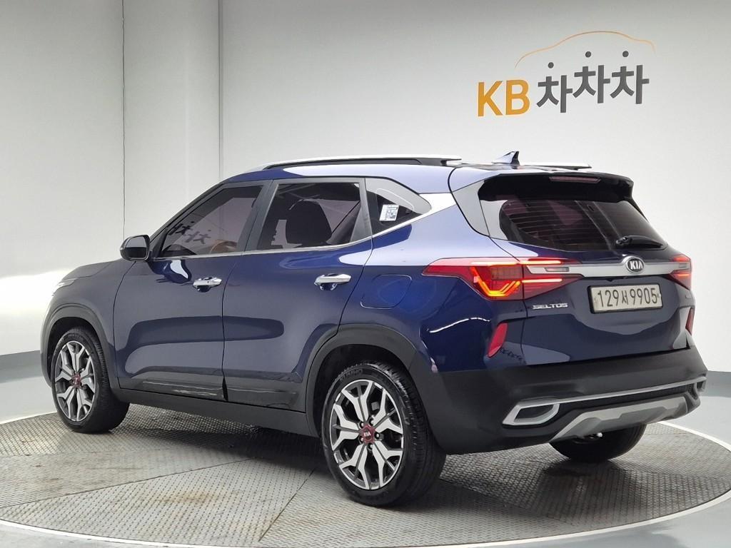 KIA Seltos - Vista 4