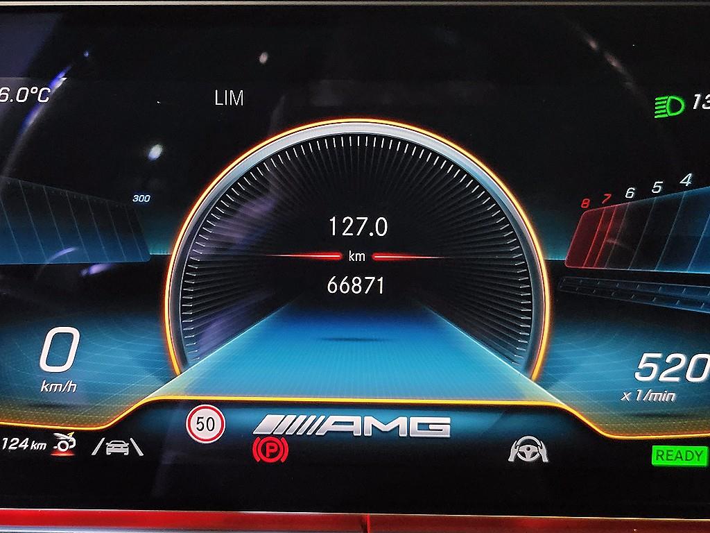 Mercedes Benz AMG GT - Vista 10