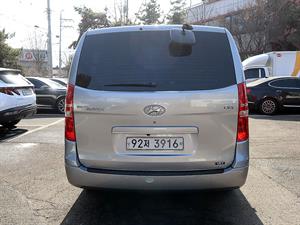 HYUNDAI Starex - Vista 8
