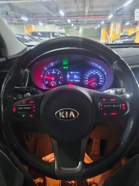 KIA Sorento - Vista 8