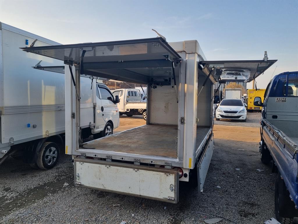 Small Truck Normal Box(Low Deck) - Vista 6