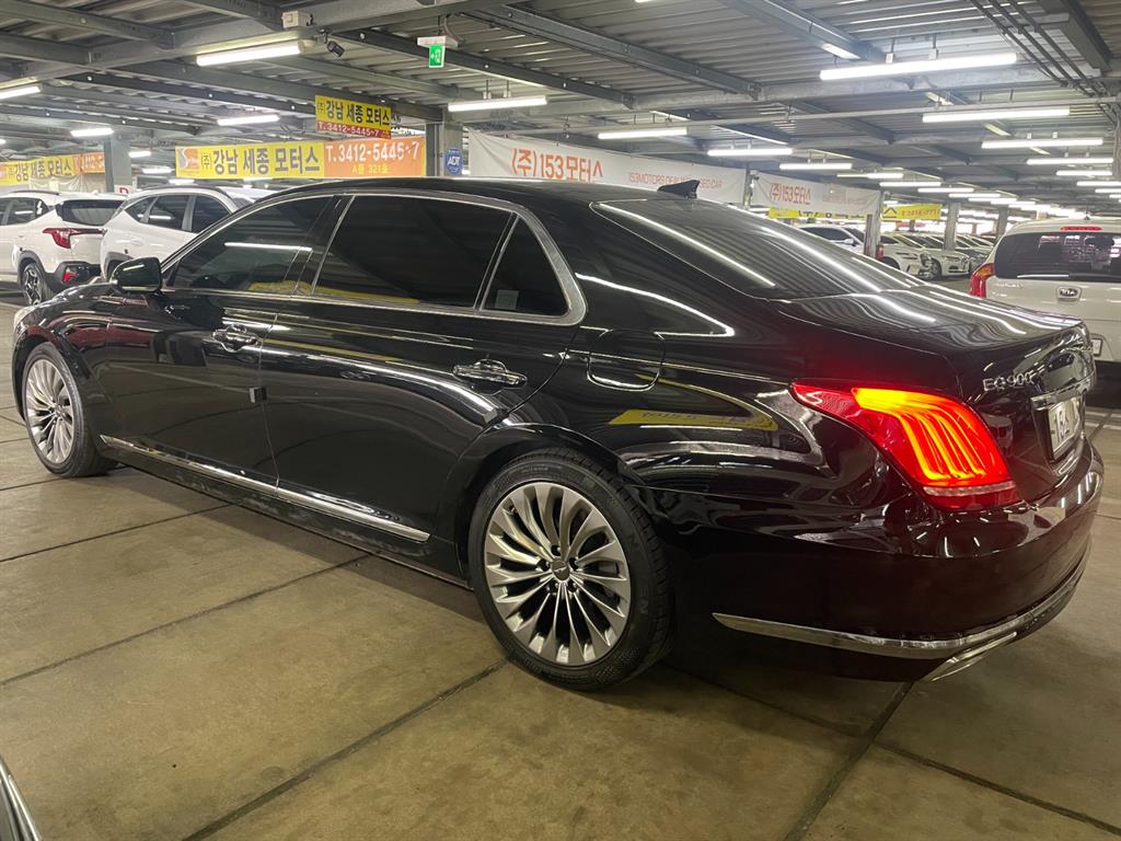 Genesis EQ900 - Vista 4