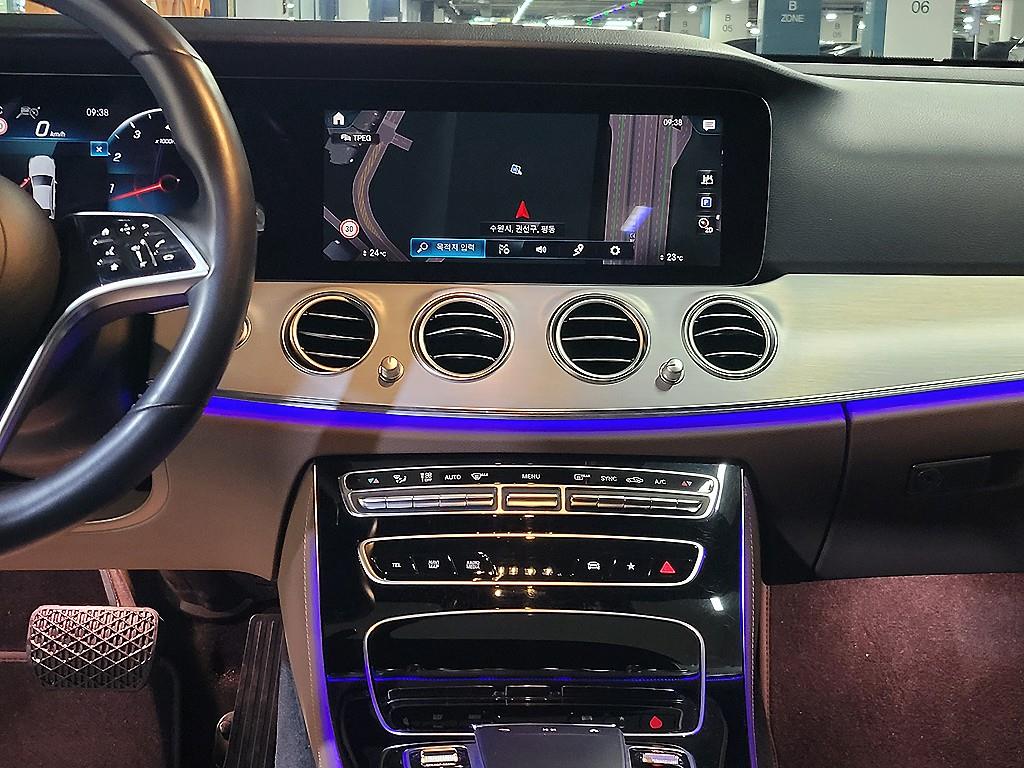 Mercedes Benz E class - Vista 11