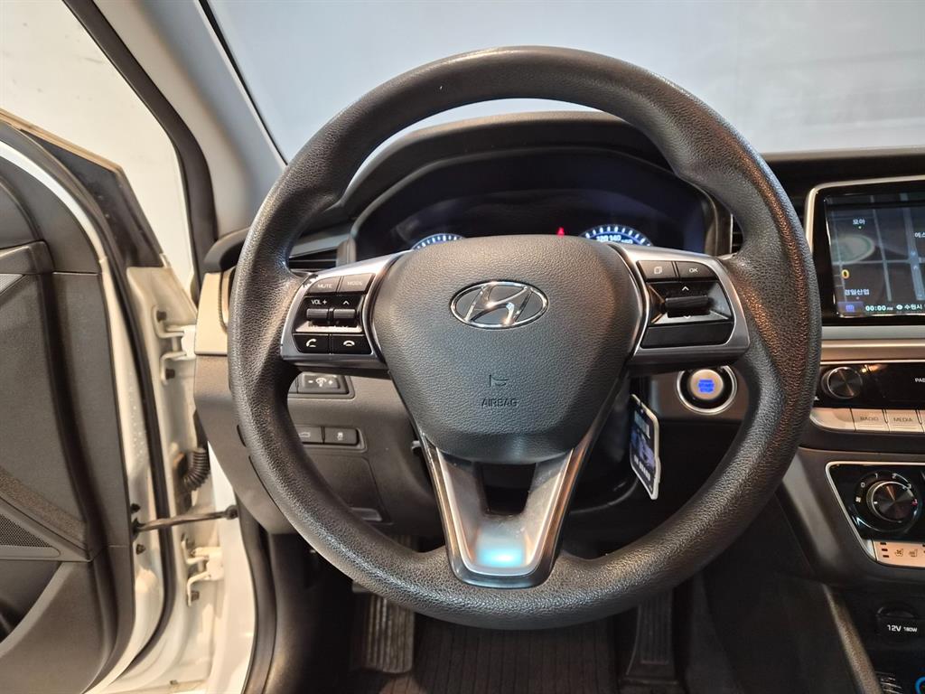 HYUNDAI Sonata - Vista 8