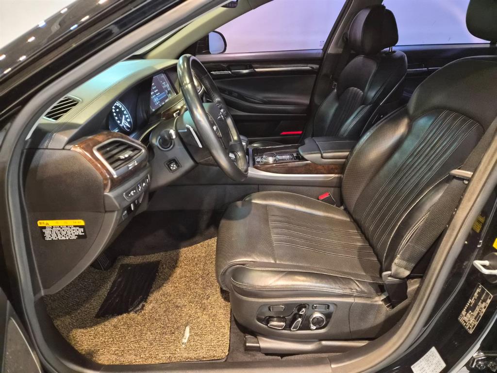 Genesis EQ900 - Vista 10