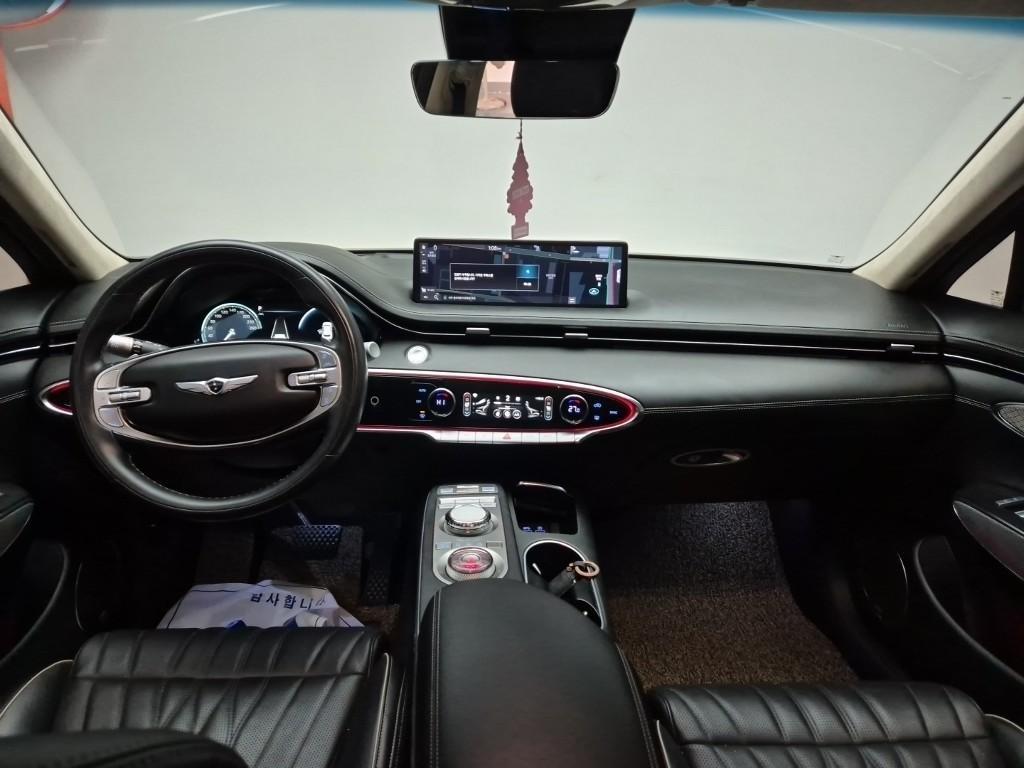 Genesis GV70 - Vista 7