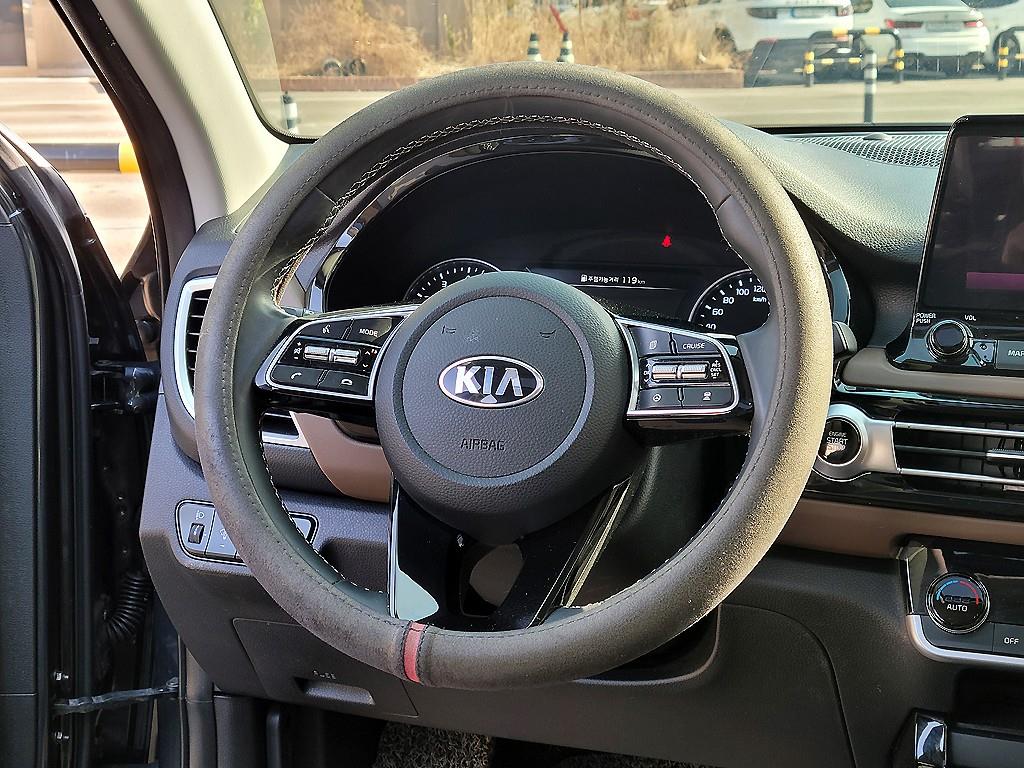 KIA Seltos - Vista 8