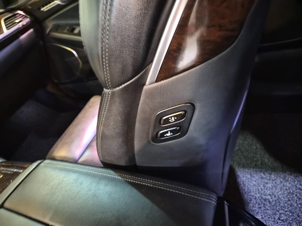 Genesis EQ900 - Vista 8