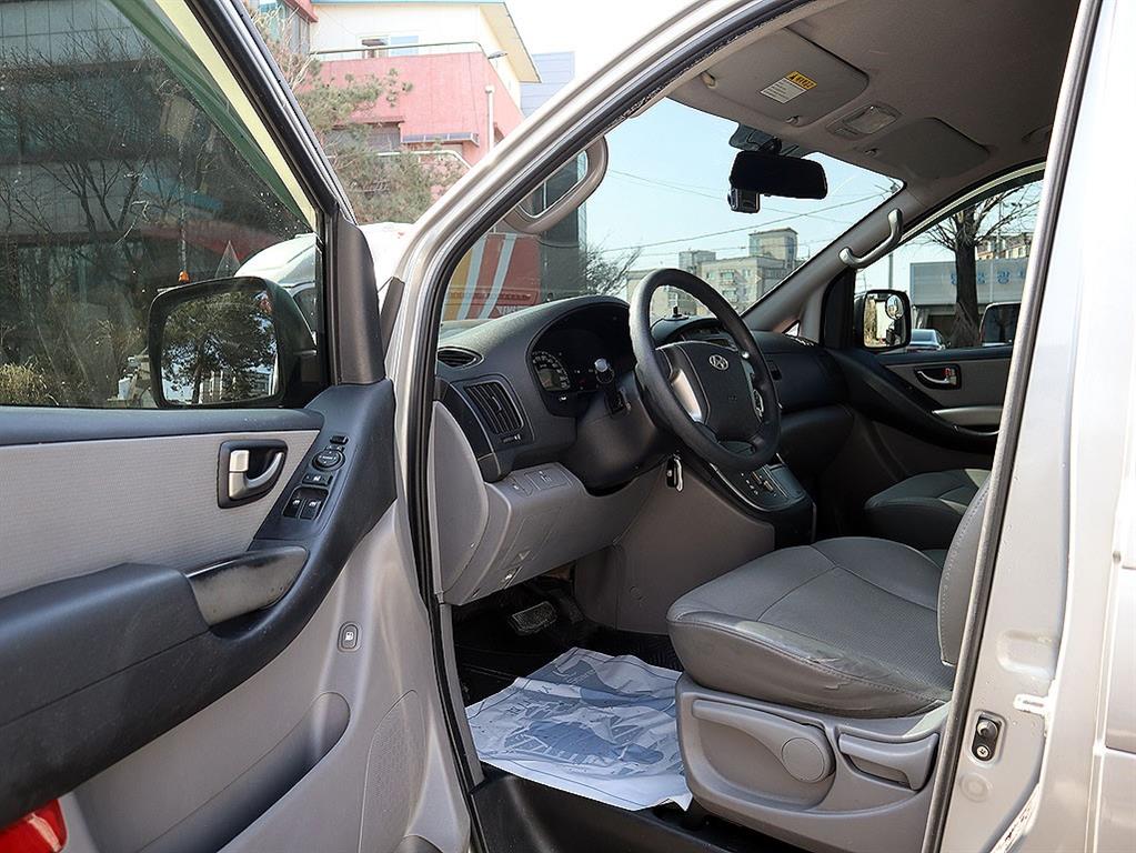 HYUNDAI Starex - Vista 11