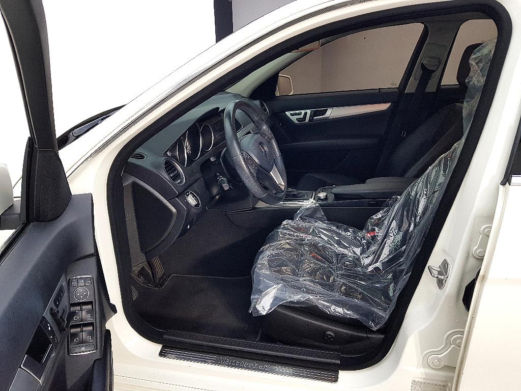 Mercedes Benz C Class - Vista 8