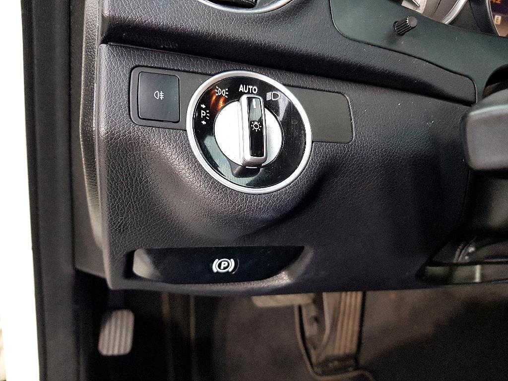 Mercedes Benz C Class - Vista 11