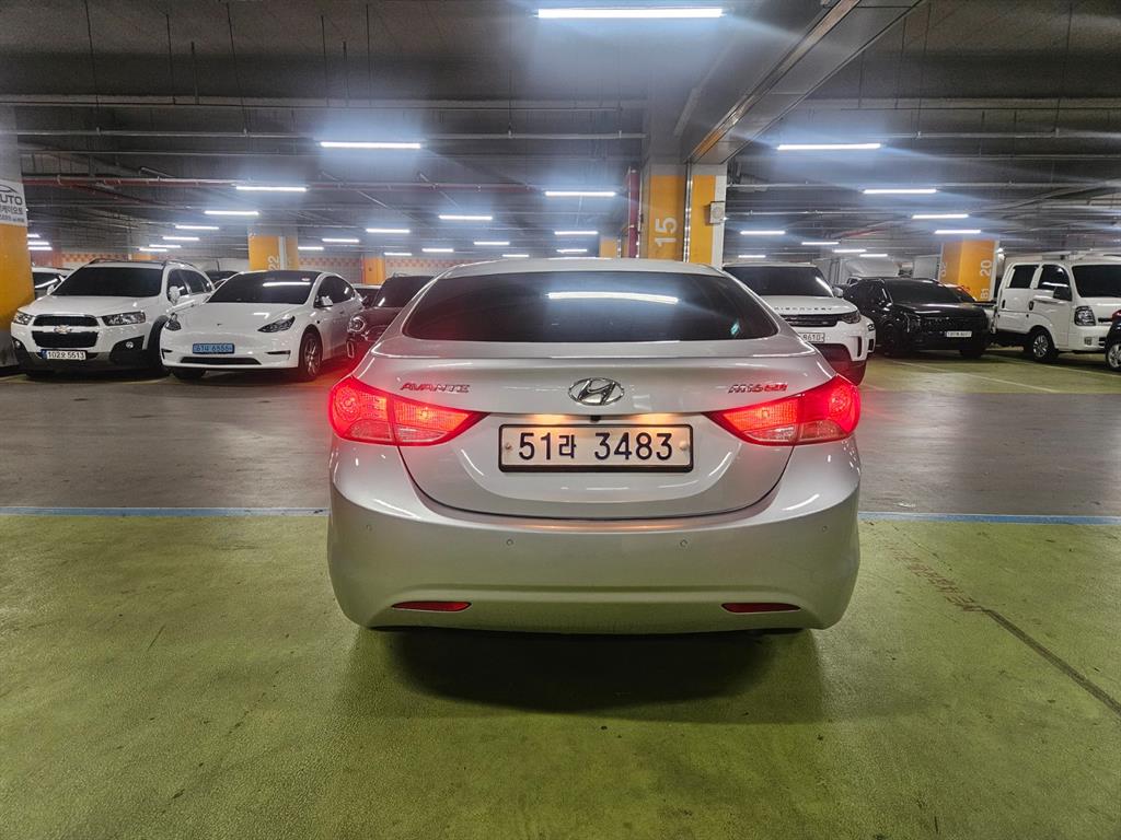 HYUNDAI Avante - Vista 4