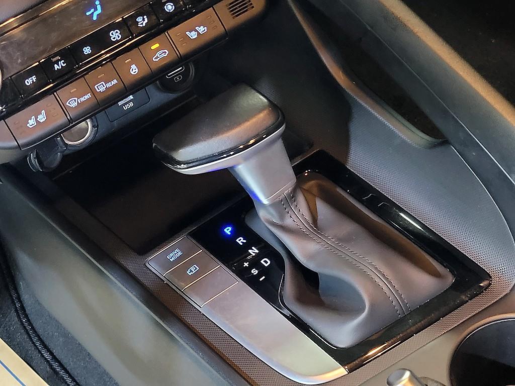 HYUNDAI Avante - Vista 12