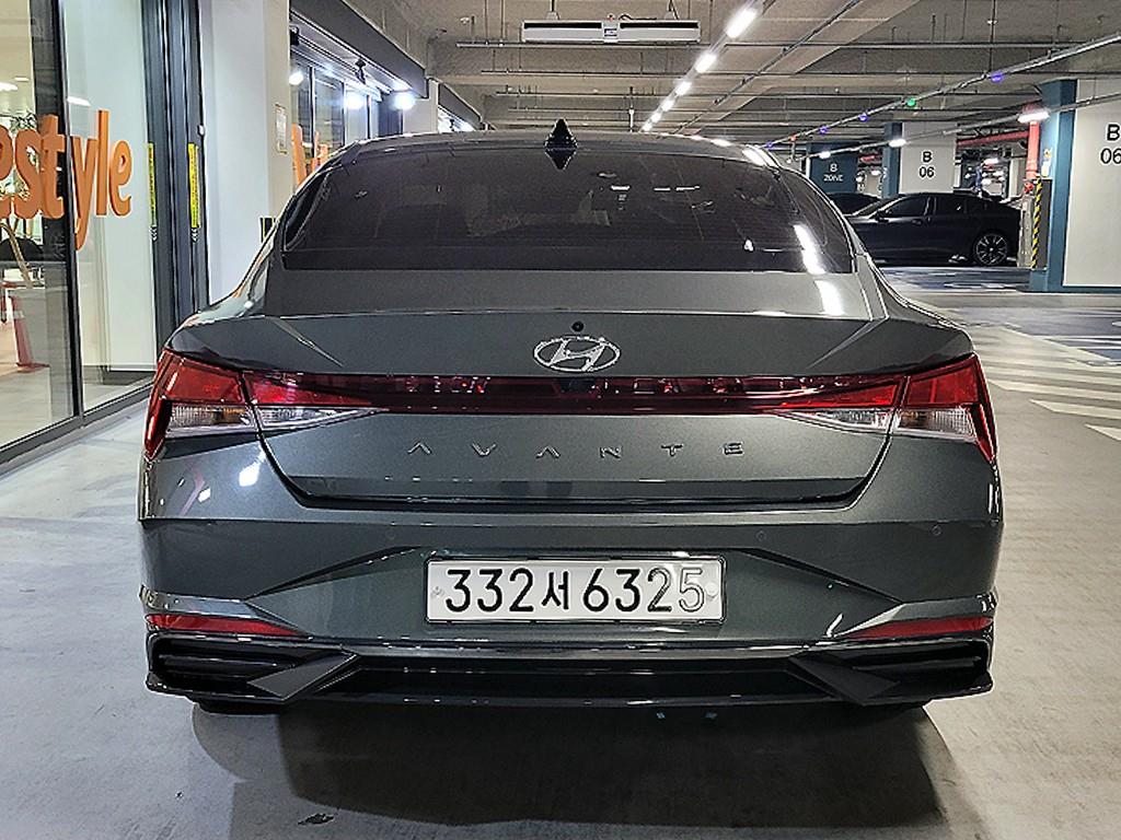 HYUNDAI Avante - Vista 5