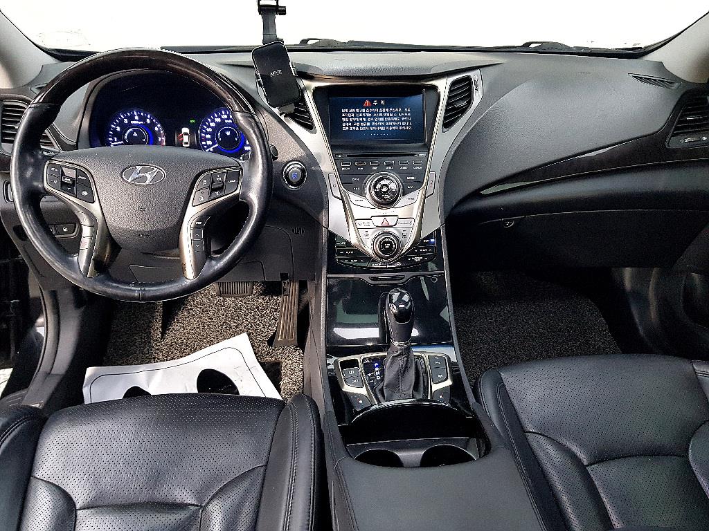 HYUNDAI Grandeur - Vista 5