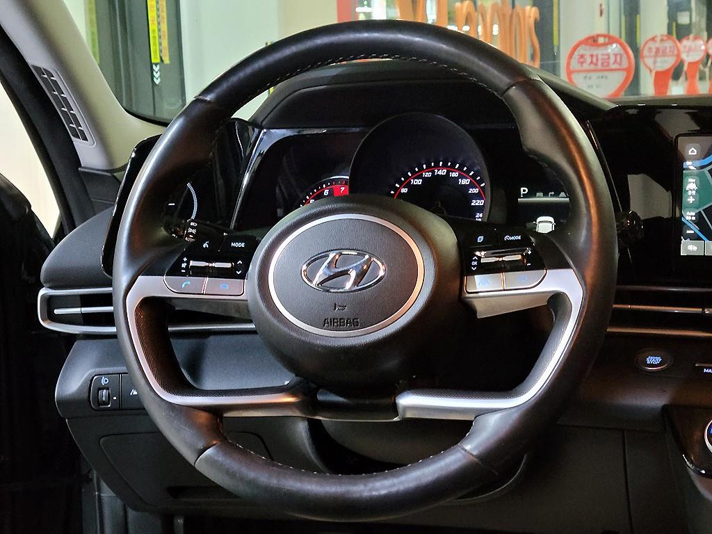 HYUNDAI Avante - Vista 9
