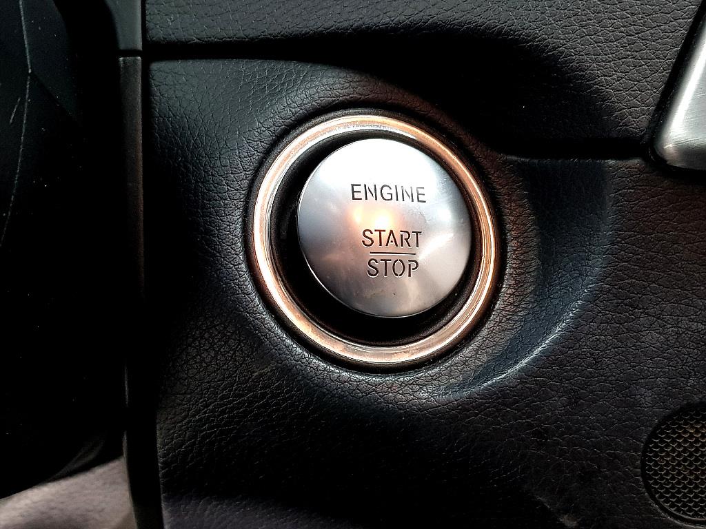 Mercedes Benz C Class - Vista 12