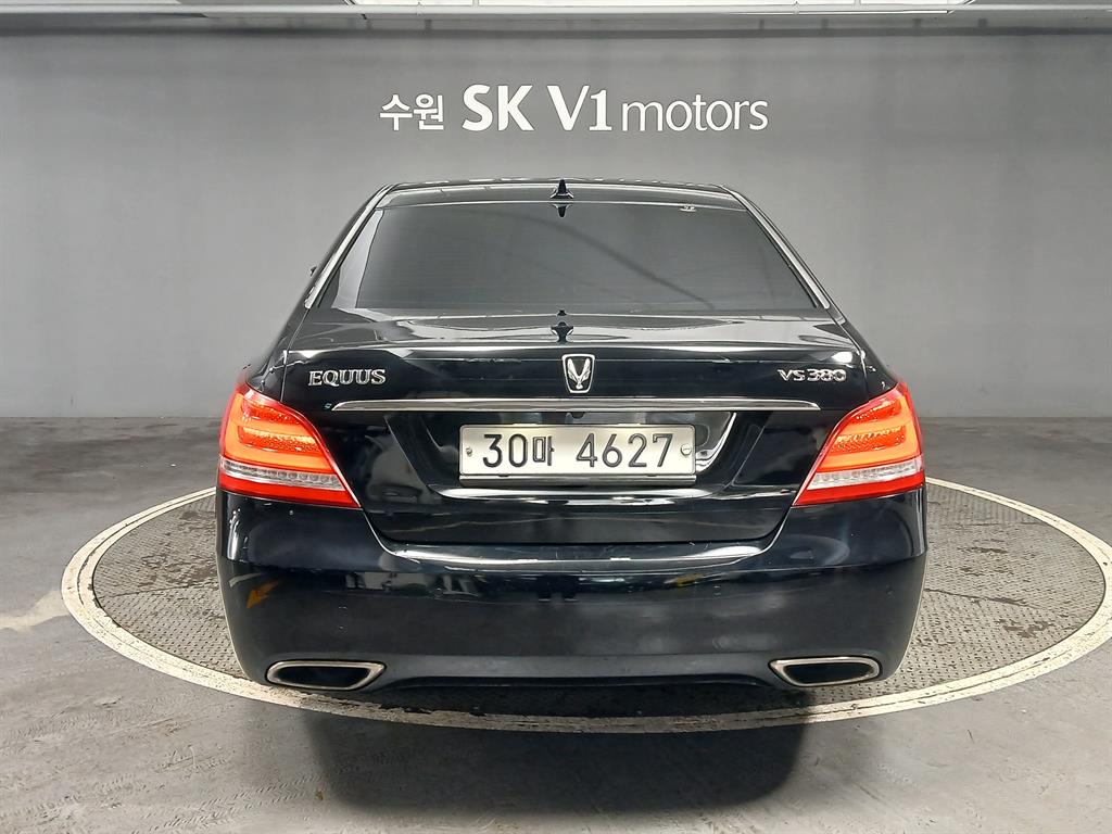 HYUNDAI Equus - Vista 5