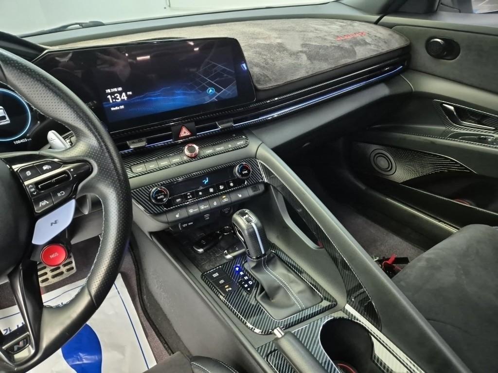 HYUNDAI Avante - Vista 10