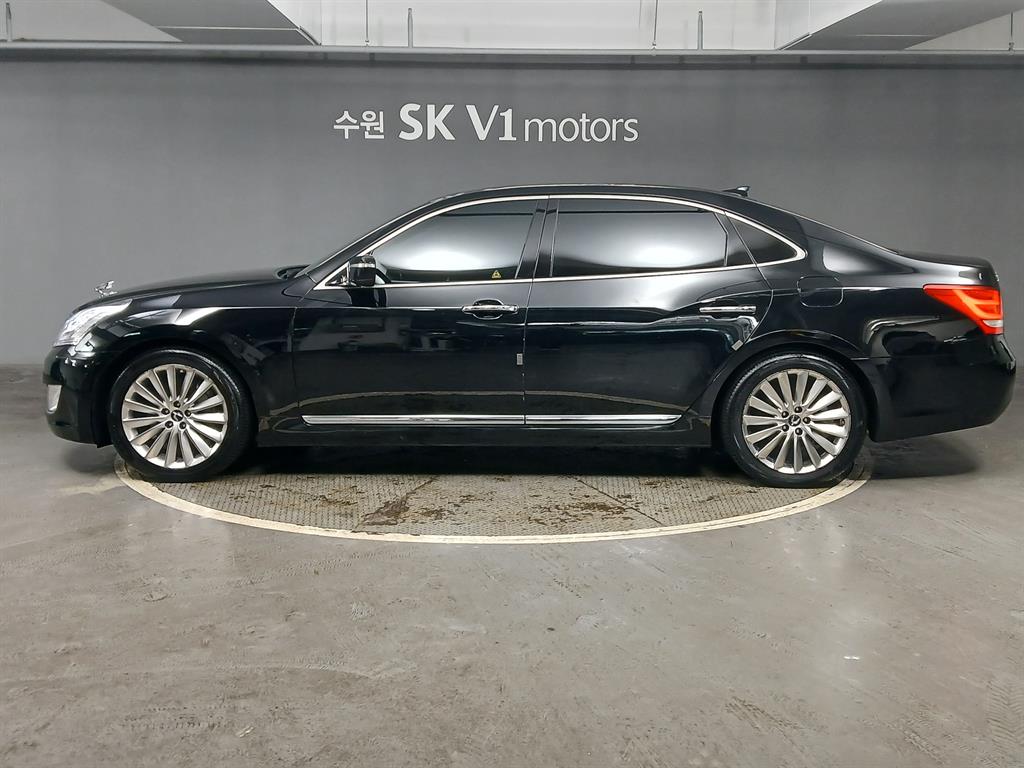 HYUNDAI Equus - Vista 3