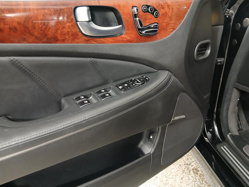 HYUNDAI Equus - Vista 12