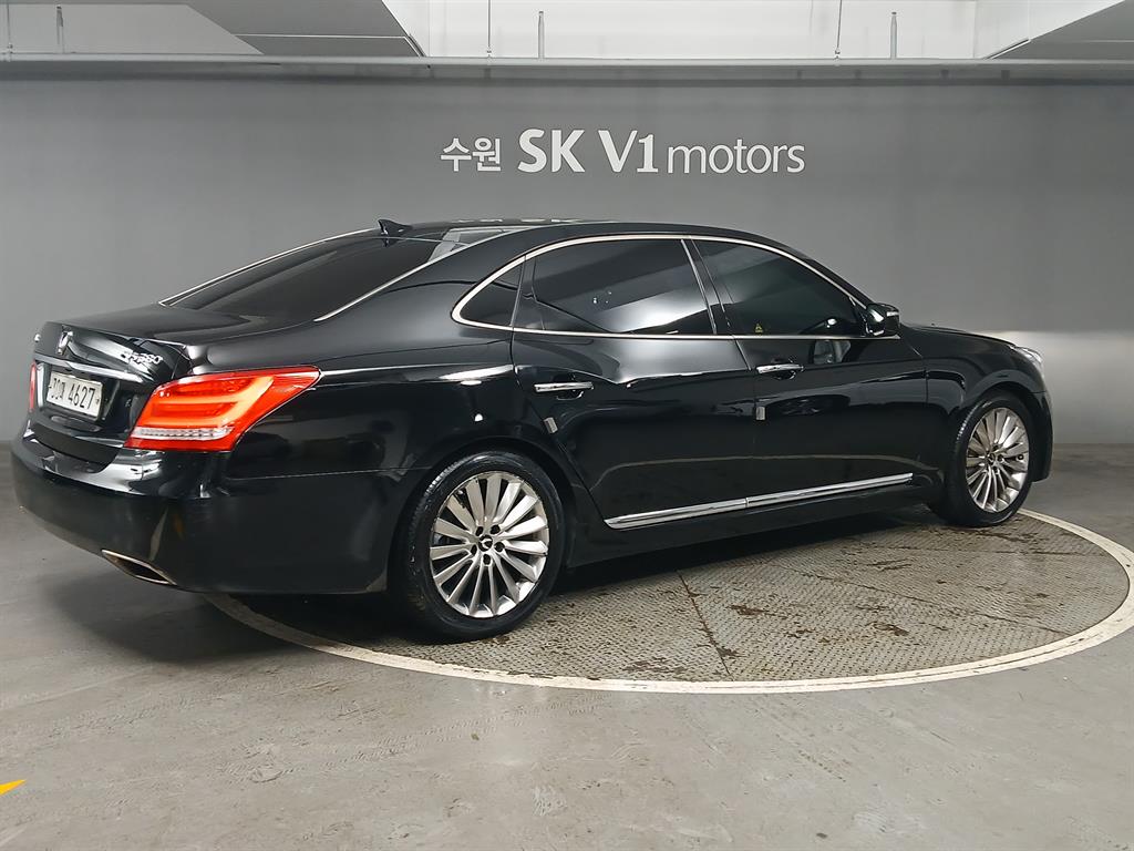 HYUNDAI Equus - Vista 4