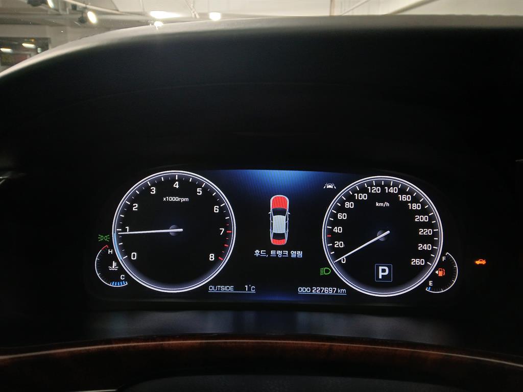 HYUNDAI Equus - Vista 9