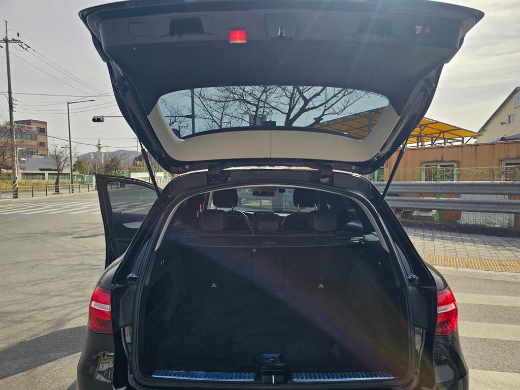 Mercedes Benz GLC Class 2019 Negro - Importación desde Corea - HF Imports Iquique - Foto 19