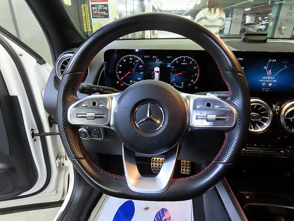 Mercedes Benz GLB Class - Vista 8