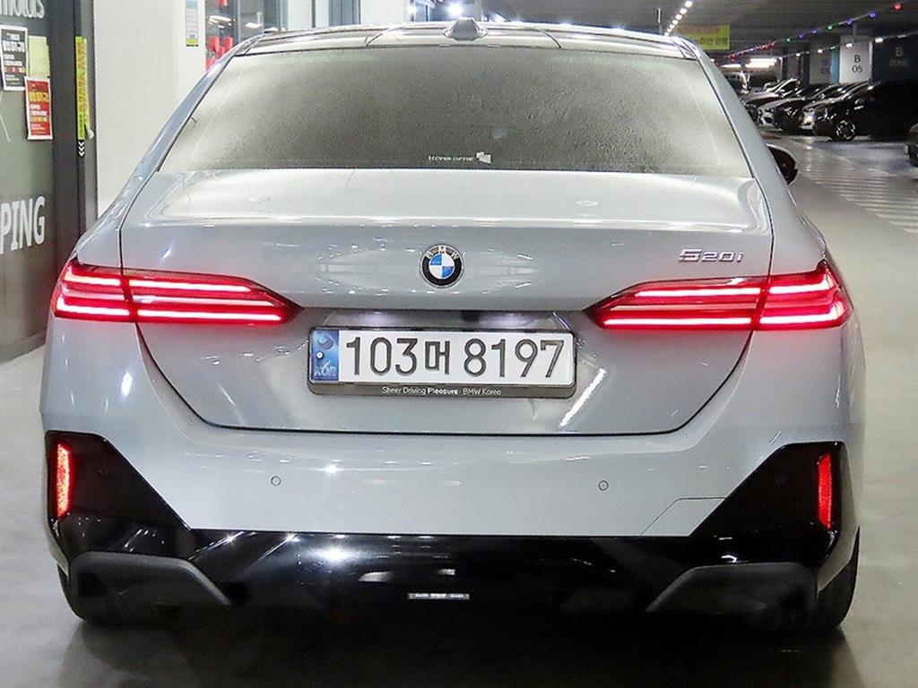 BMW 5 Series - Vista 5