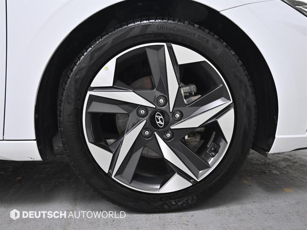 HYUNDAI Avante - Vista 5