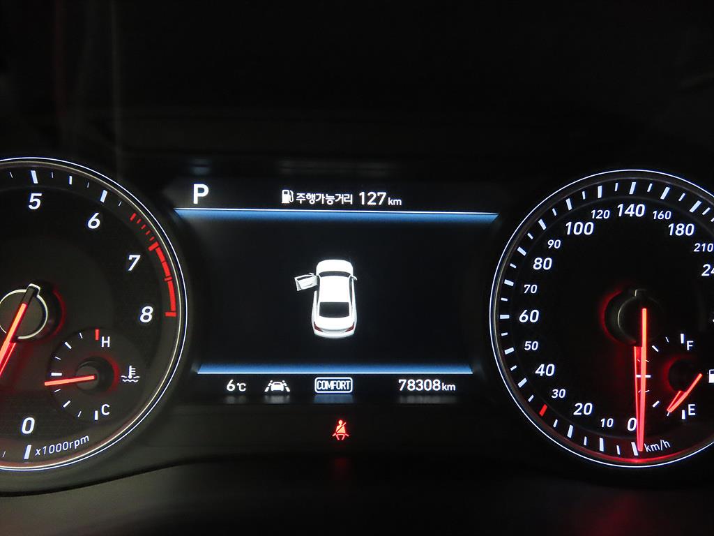 Genesis G70 - Vista 8