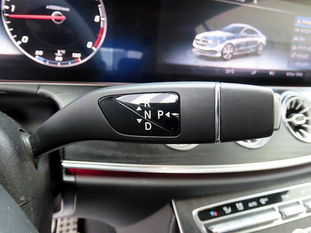 Mercedes Benz E class - Vista 11